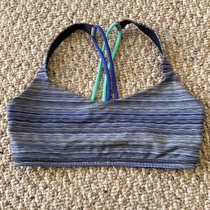 Lululemon size 6 sports bra
